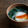 ほうれん草と落とし卵のお味噌汁
