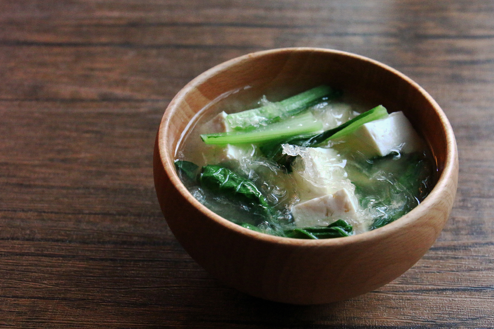 小松菜と豆腐と糸寒天のお味噌汁